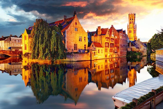 Bruges bus tour from Brussels - Gruuthusemuseum and St John’s Hospital: Power and Care