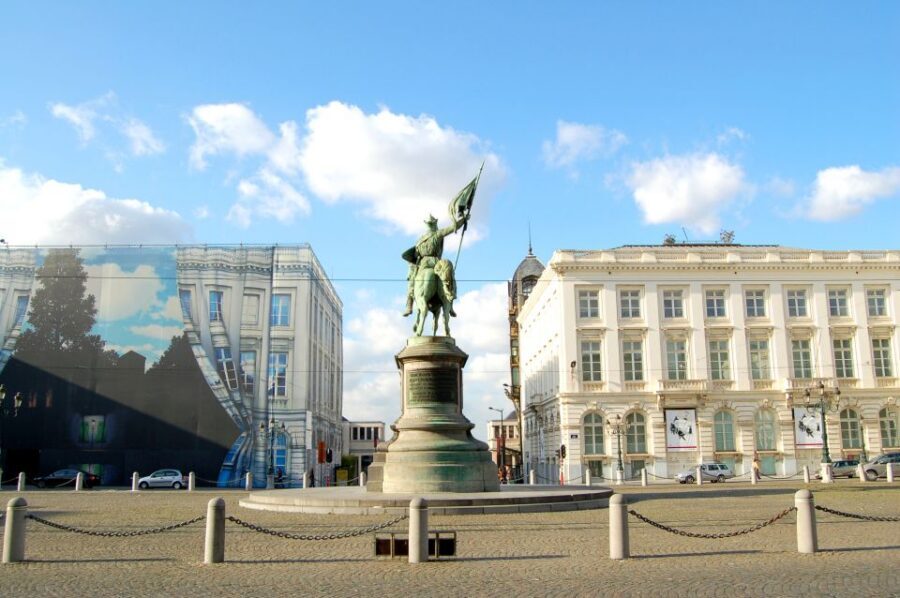Brussels: City Card with Hop-On Hop-Off Bus - Getting Your Brussels Card: Visit.brussels Pickup Points