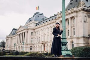 Brussels City Photoshoot With a Professional Photographer - Meeting at Grand Place: Easy Start, Clear Location