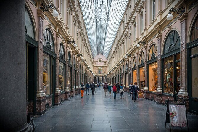 Brussels : Private Walking Tour with A Guide (Private Tour) - Stories at the key sites: history, legends, and politics on the move