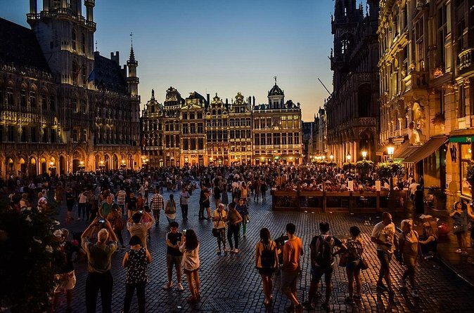 Brussels Pub Crawl Tour - Stop 4: Amalgame karaoke for the loud, fun finale