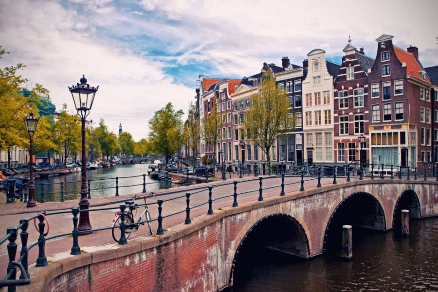 From Brussels: Day Trip to Amsterdam with Canal Boat Cruise - What to Bring (and When to Skip the Trip)