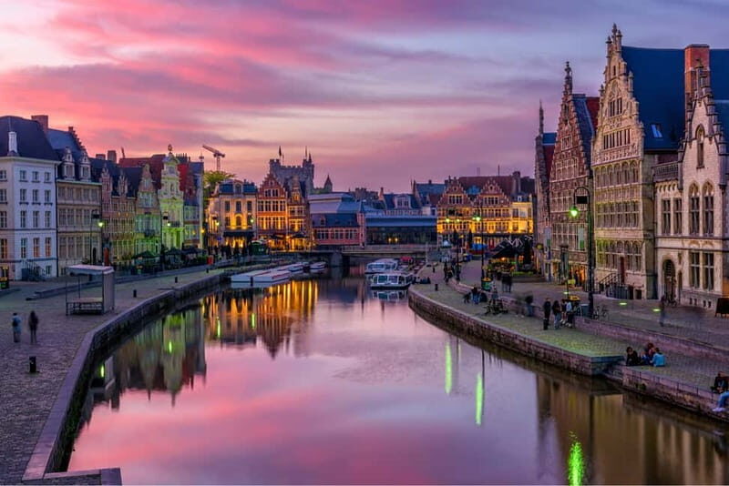 From Brussels: Day Trip to Ghent with Atomium in English - Graslei Quays, Belfry, and Town Hall: Why Ghent Looks Like It Has Power