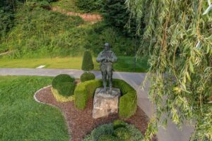 From Brussels: Patton's Battle of the Bulge Day Trip (LUX+BE) - Luxembourg American Cemetery Memorial: paying tribute and finding Patton’s link