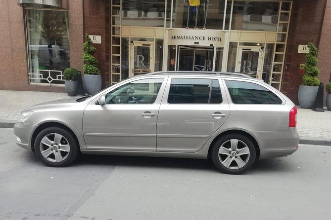 Standard vehicle from Charleroi airport to city of Brussels - The ride: a private, A/C sedan with Wi‑Fi
